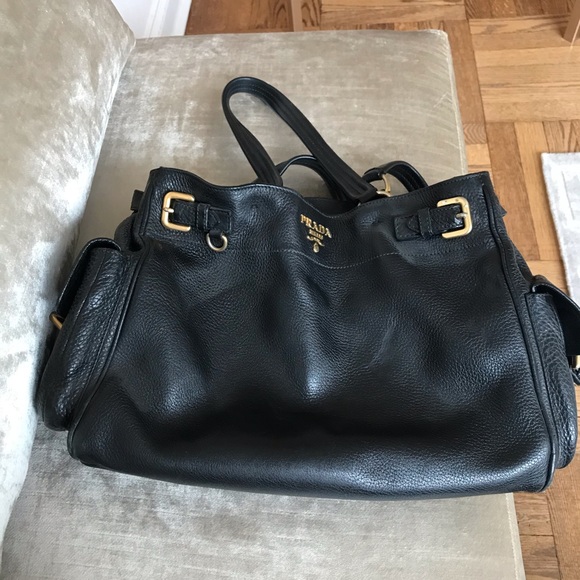Prada tote-$1100 on another sellers closet - Picture 3 of 15